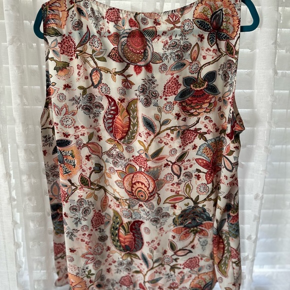Floral Patterned Sleeveless Blouse, Loft outlet, size Xl - Picture 2 of 2